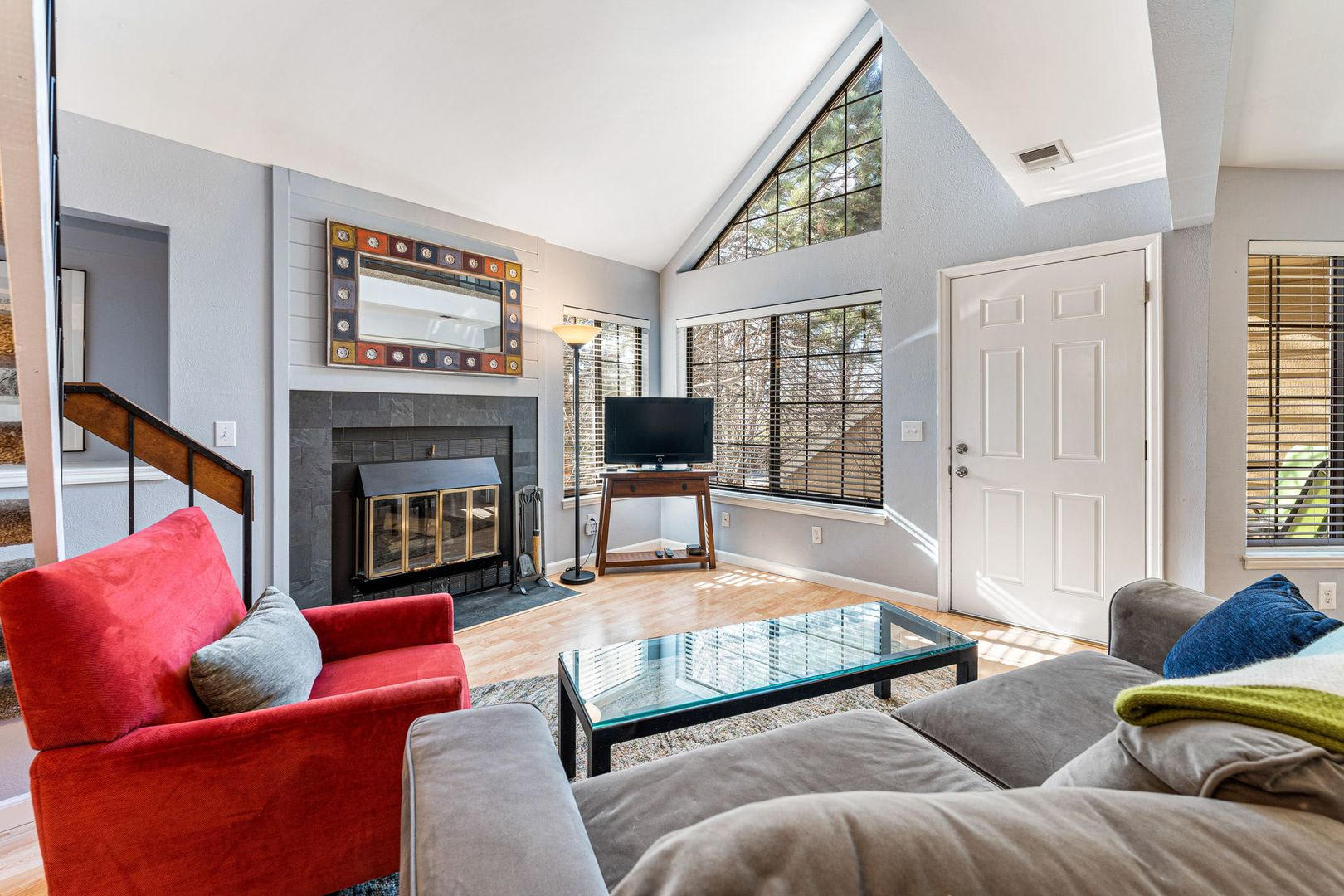 Updated 1 Bdr With Loft In Gunbarrel – photo 1