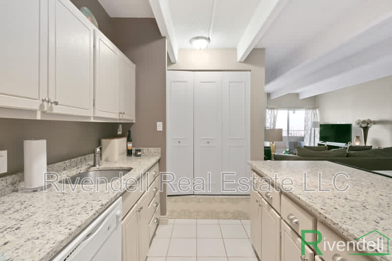 130 N Pearl St #1605 – photo 5