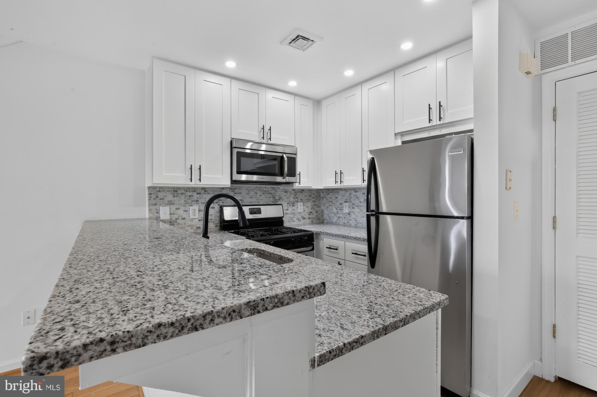 704 N 18TH Street – photo 5
