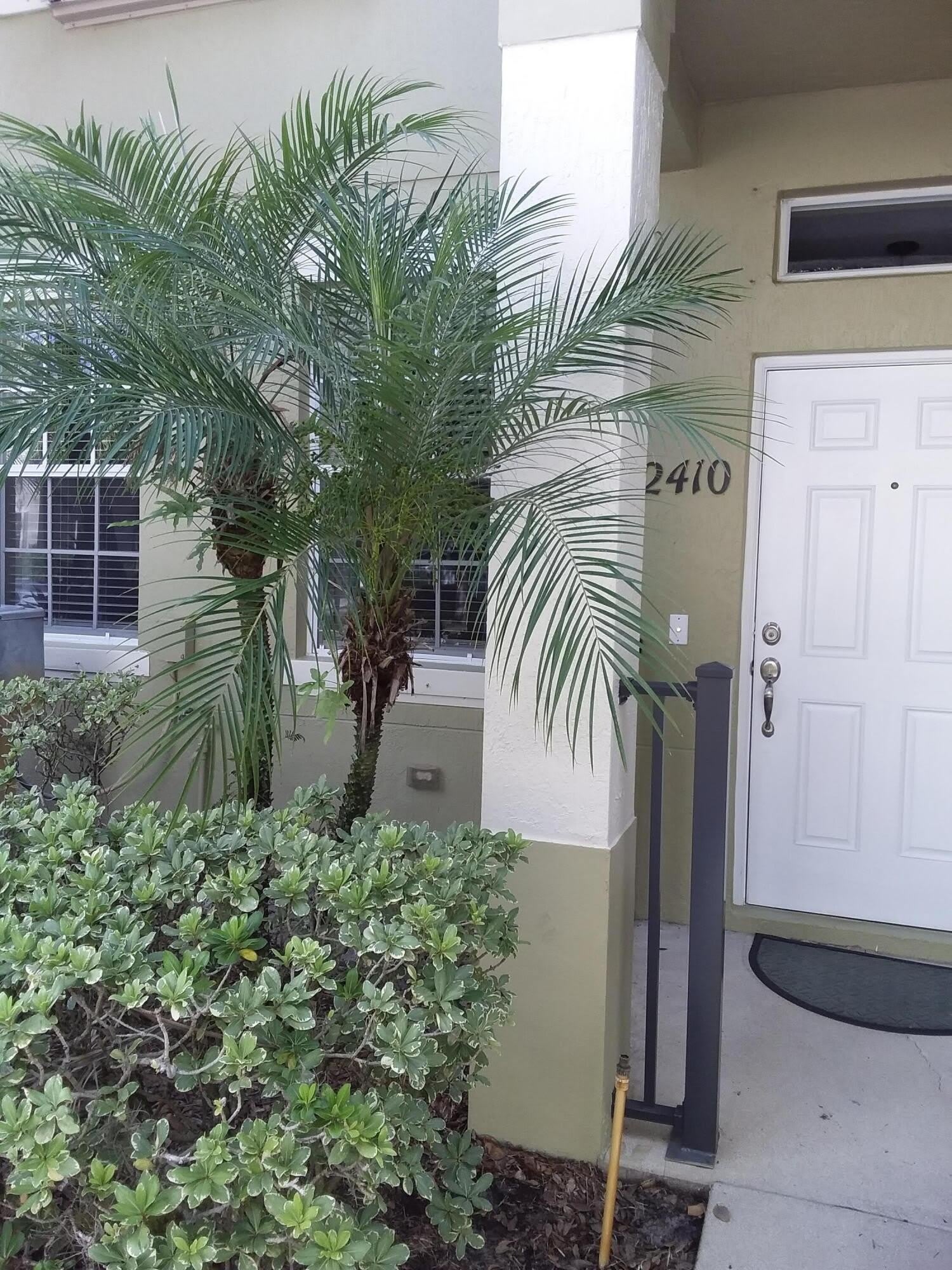 2410 Se Union Park Drive – photo 2