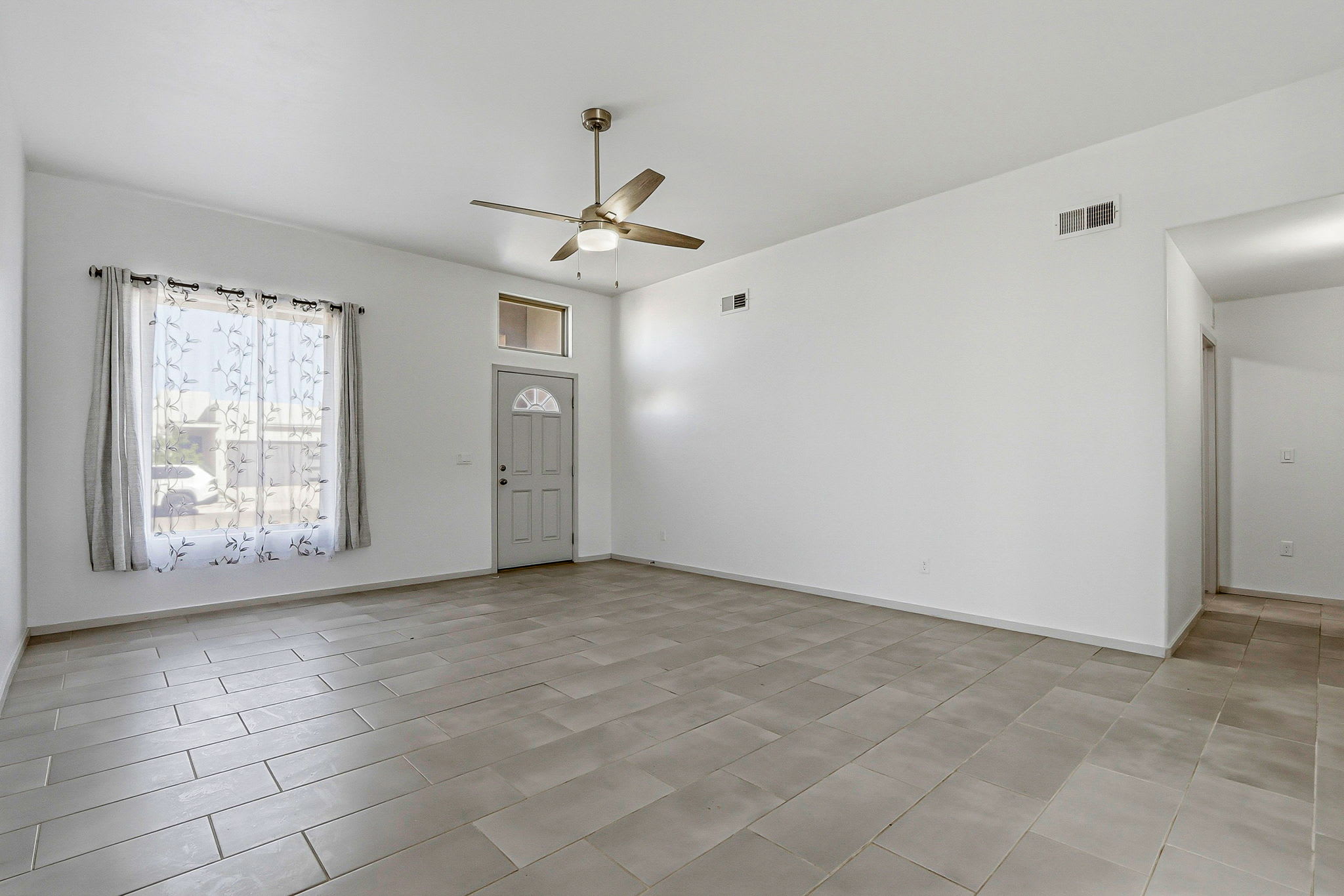 1173 Summer Rain Street – photo 4