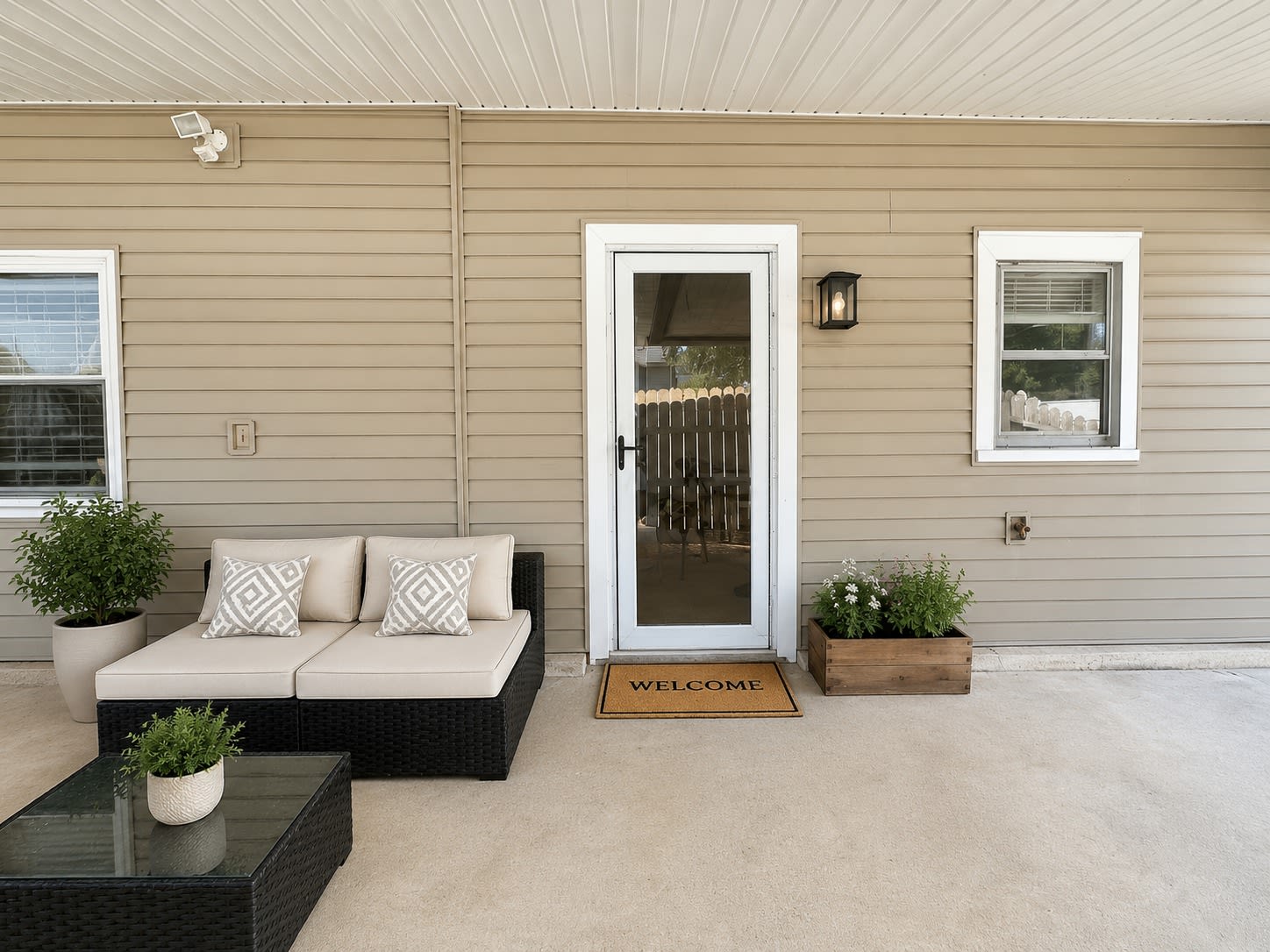 258 West Walnut Street 2 – photo 1