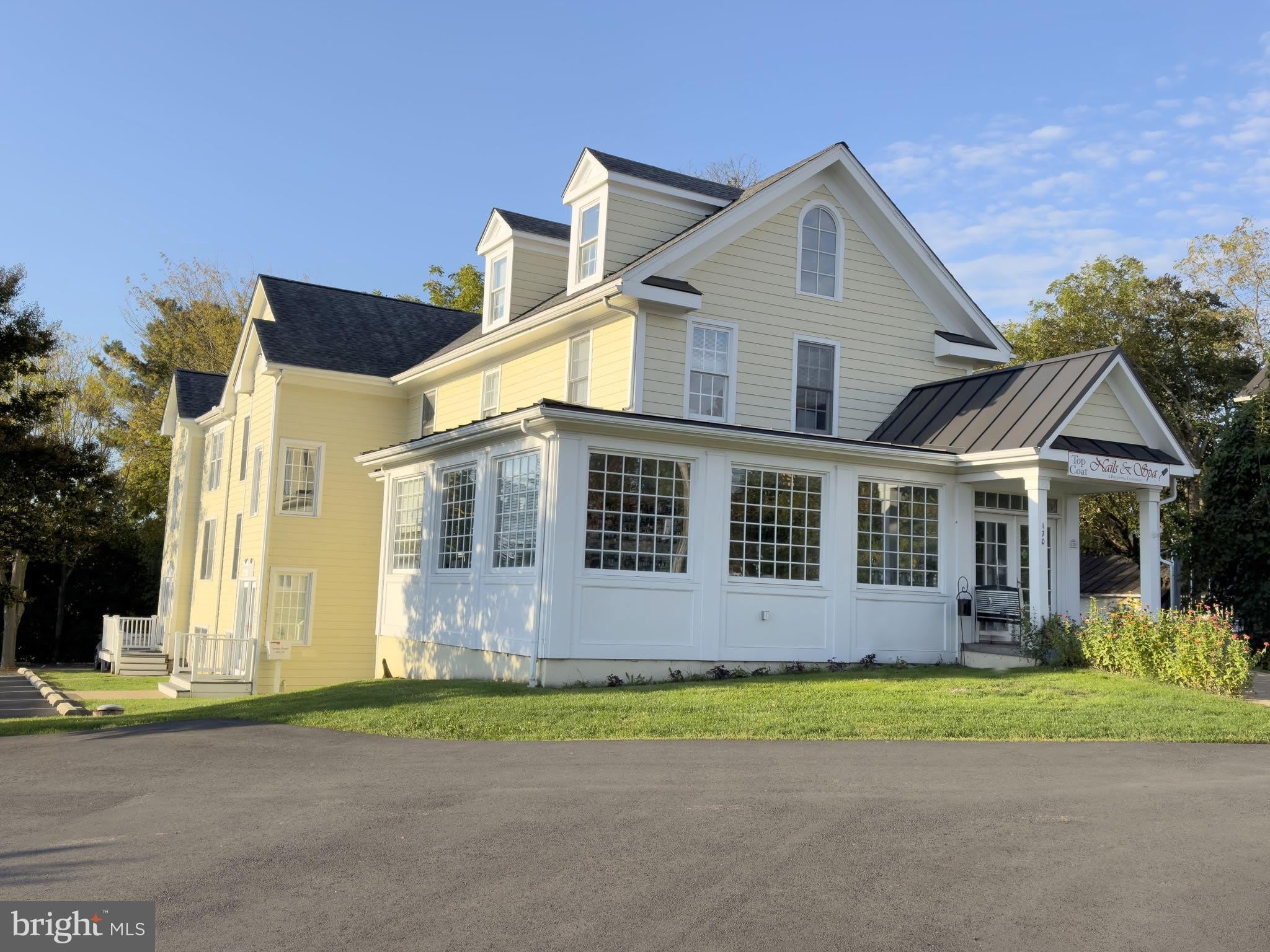 170 W MAIN Street – photo 1