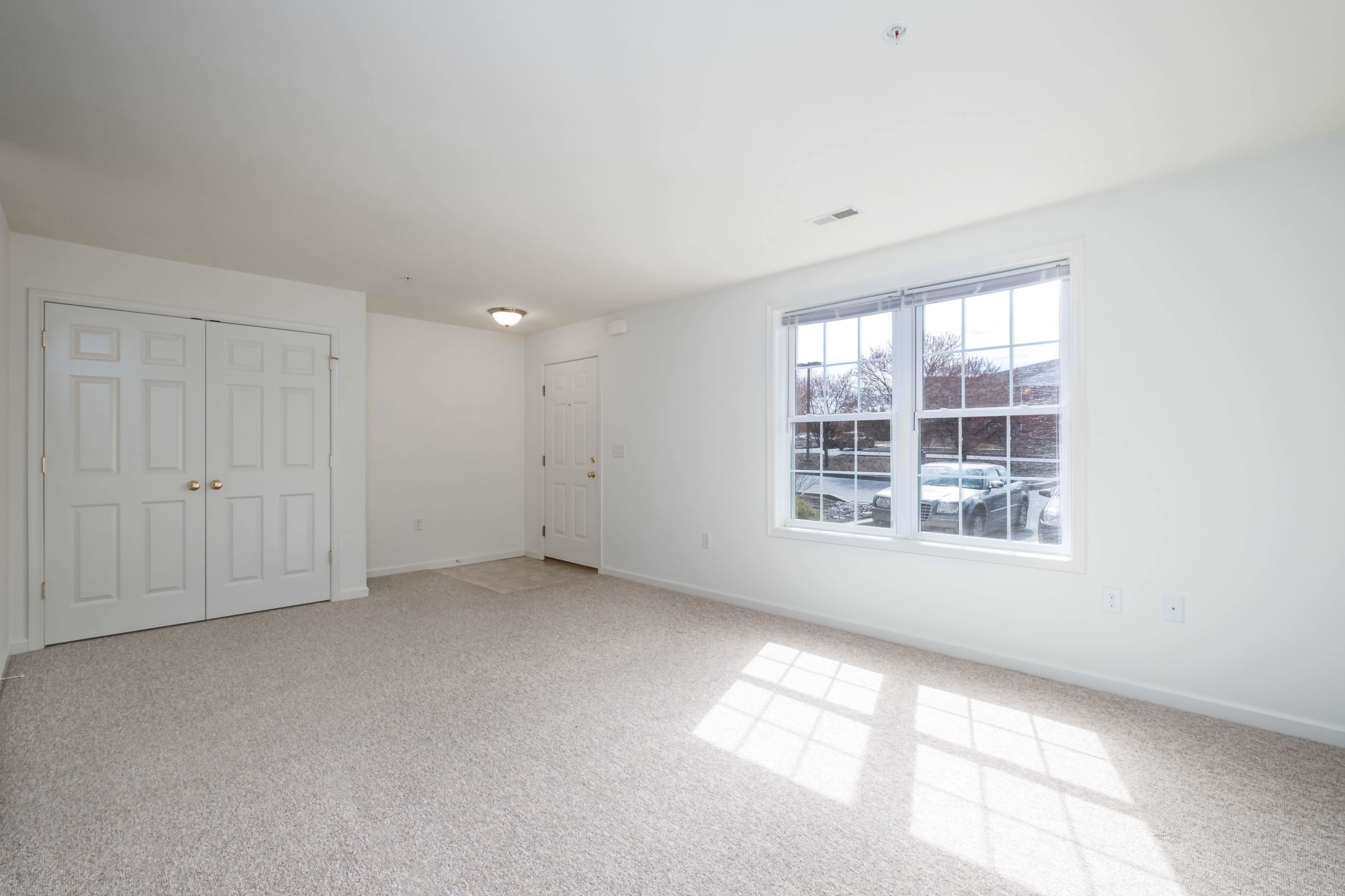 301 College Manor Ave – photo 2