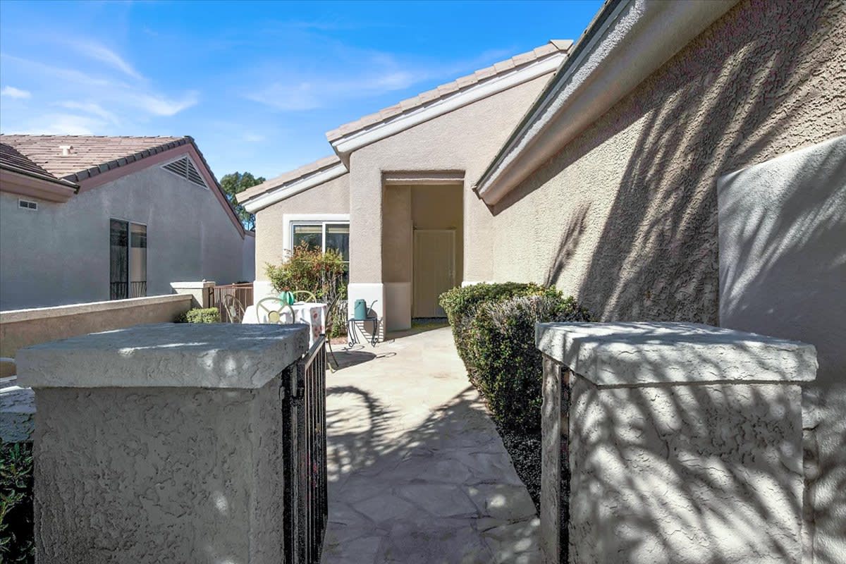 2003 High Mesa Drive – photo 2