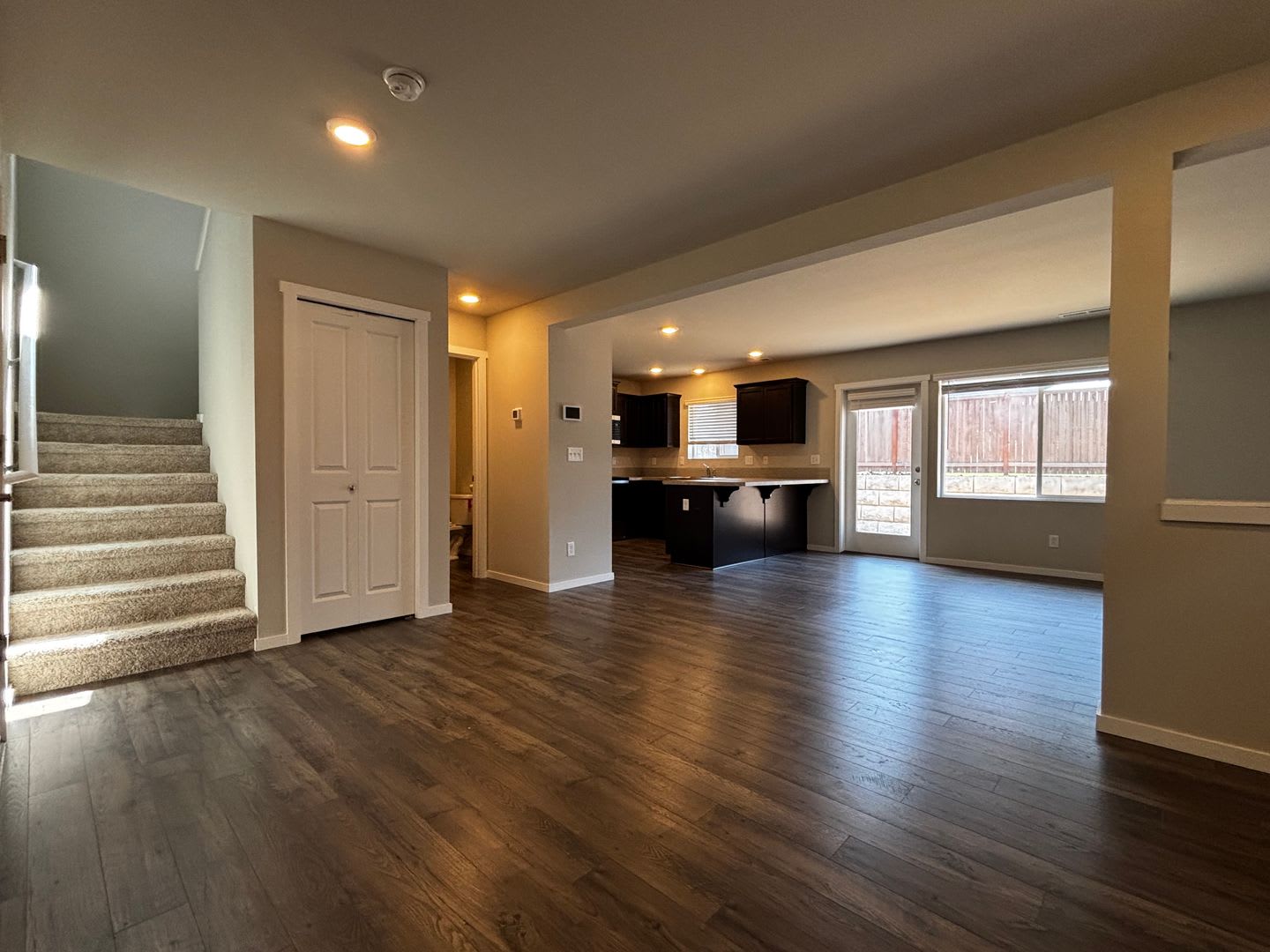 Wonderfully maintained Rainier Ridge Puyallup Home! – photo 4
