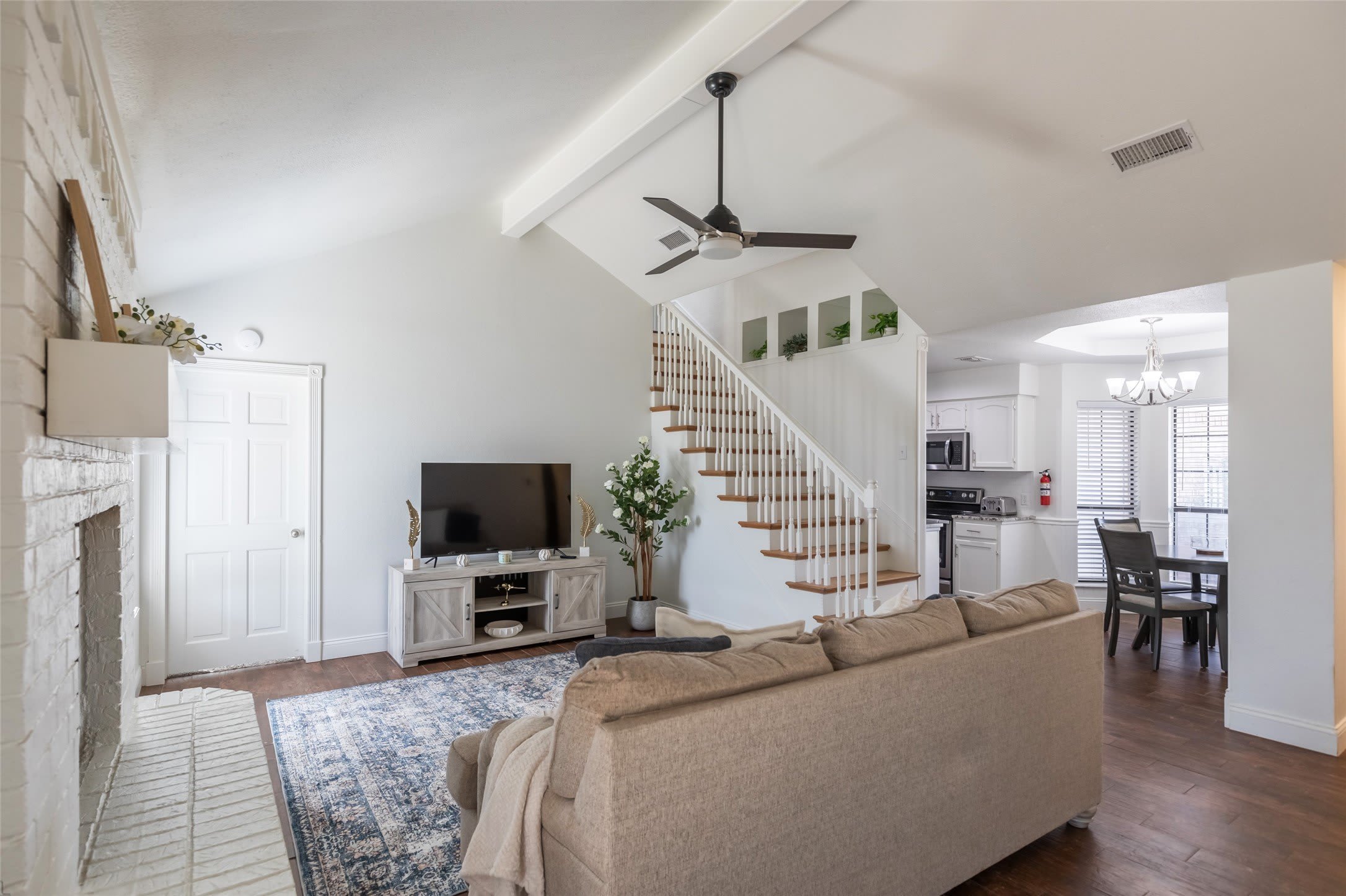 8073 Bonnie Circle – photo 2