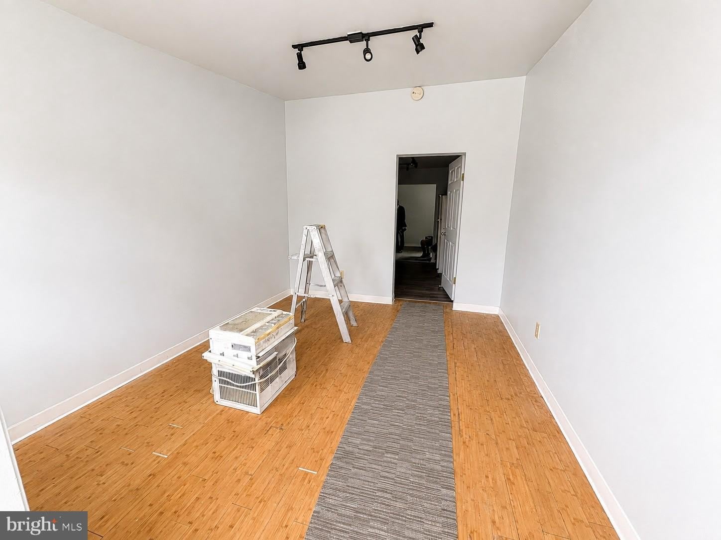 1408 CRAIN Highway S – photo 3