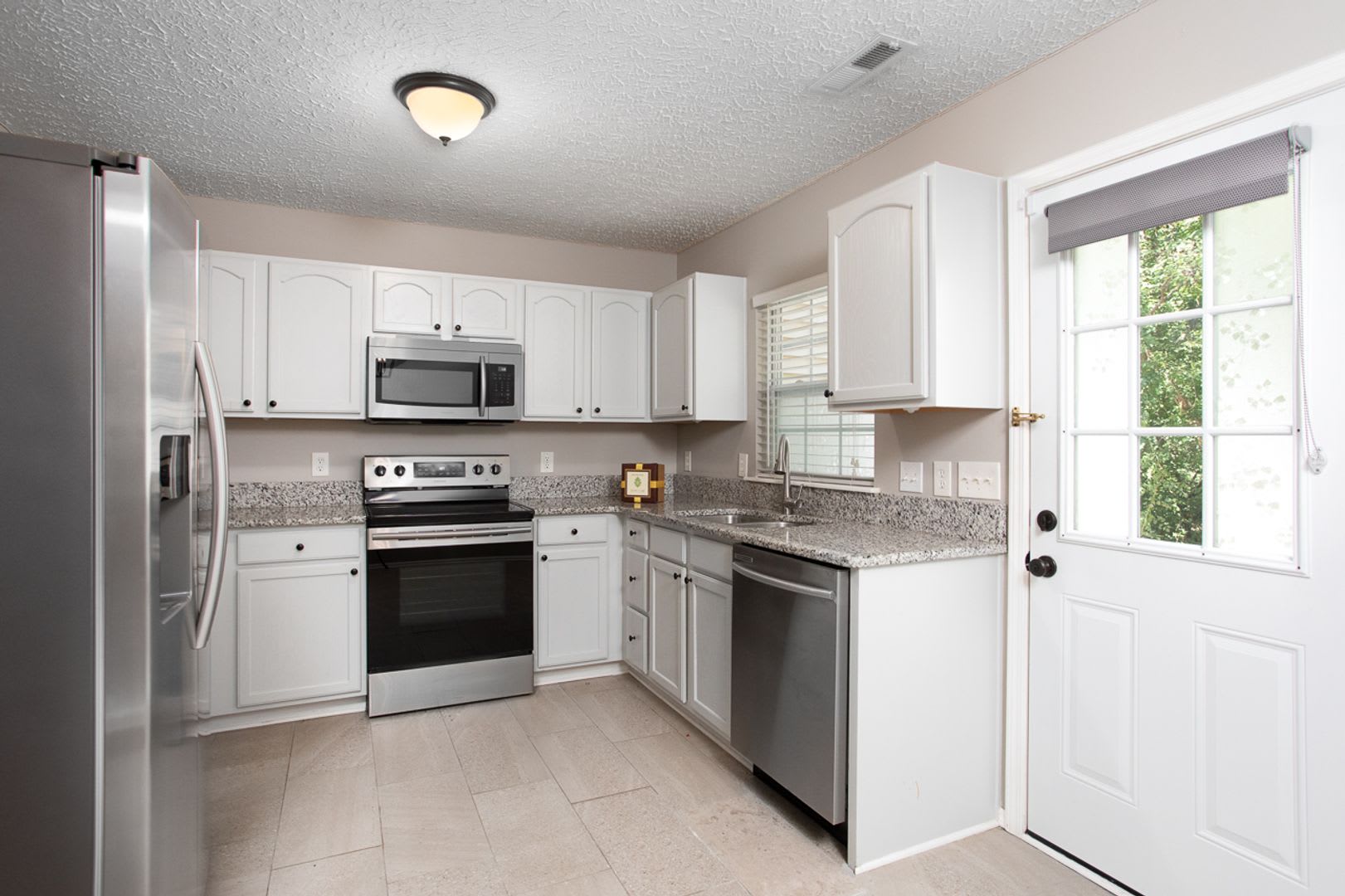 2 Bedroom Townhome in the heart of RTP! – photo 4