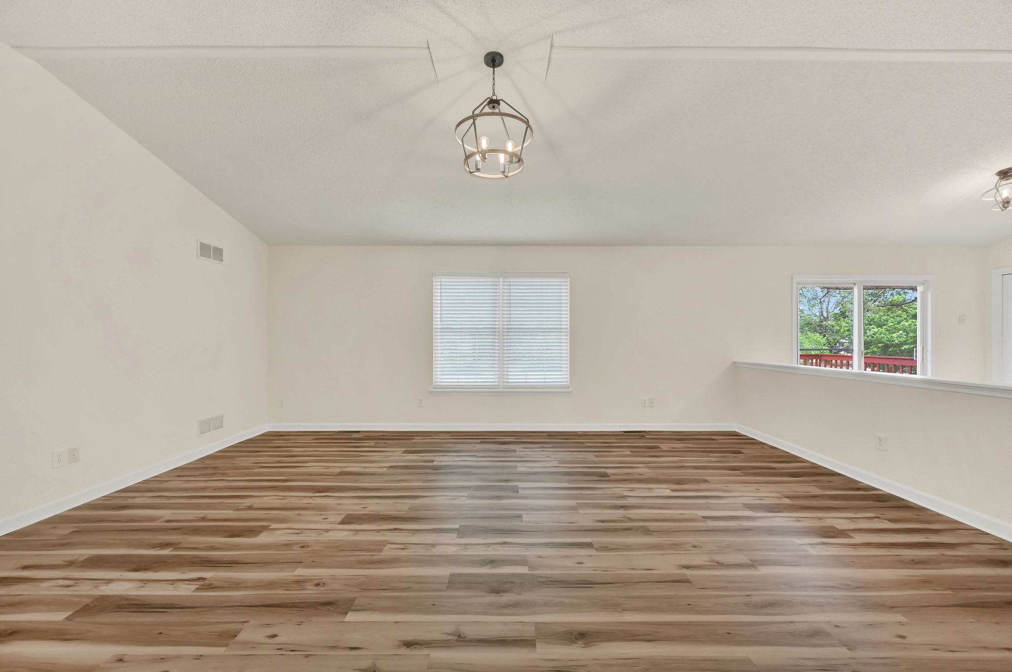 270 Oaknoll Ave – photo 3