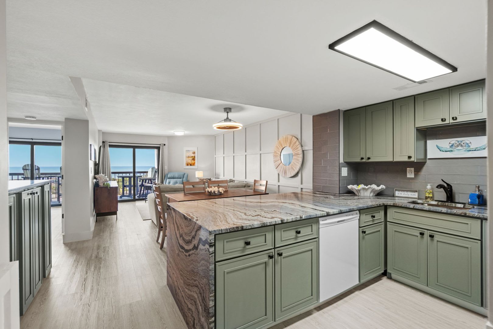 Sea Mark Tower 3Br Ocean View Condo Snowbird Rental Oct Mar – photo 3
