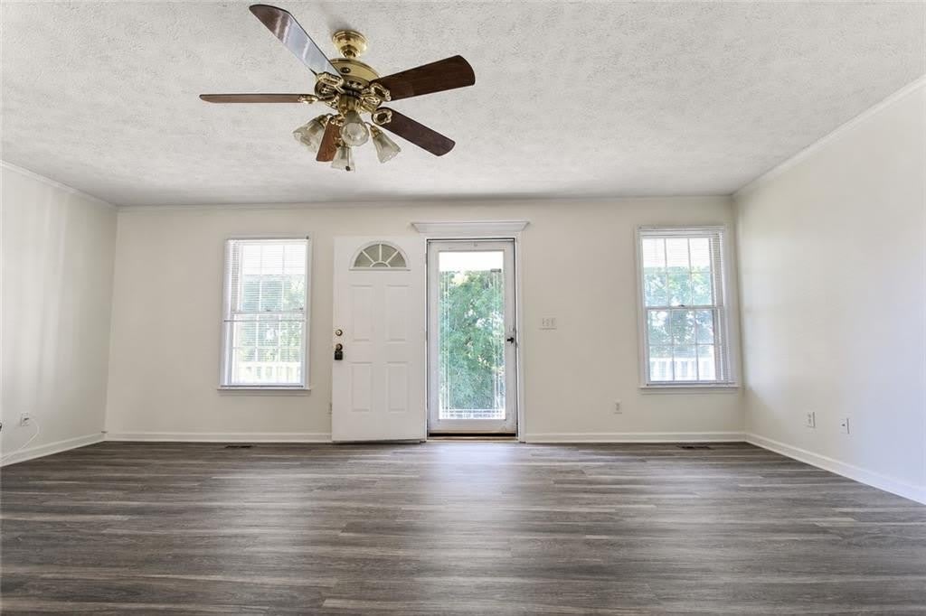 818 Springlake Road – photo 4