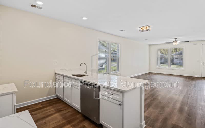 1470 Lyndale Avenue – photo 4