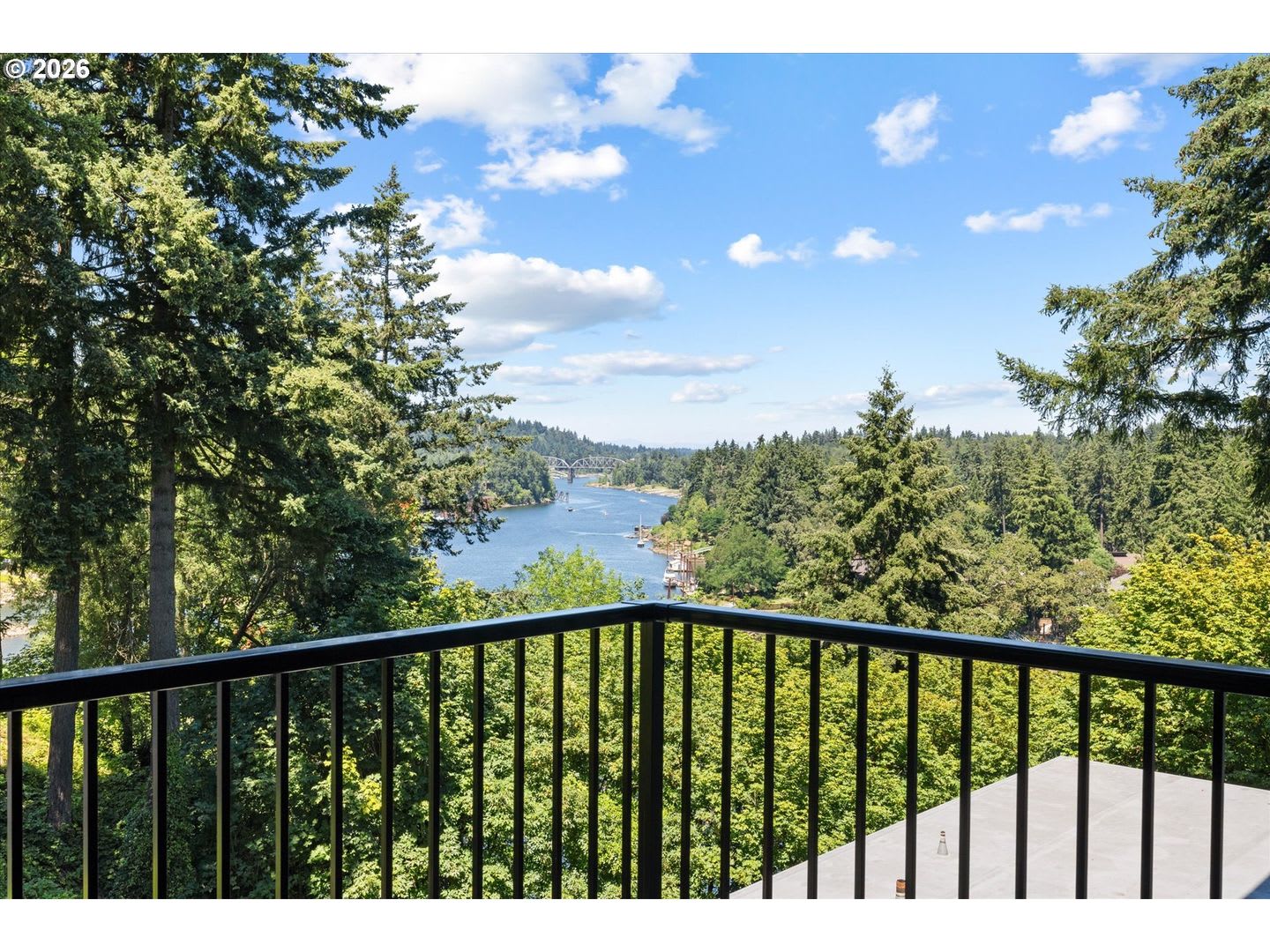Luxury Lake Oswego 3-Bedroom Riverfront Condo with Panoramic River Views, Pools & Fitness Center – photo 2