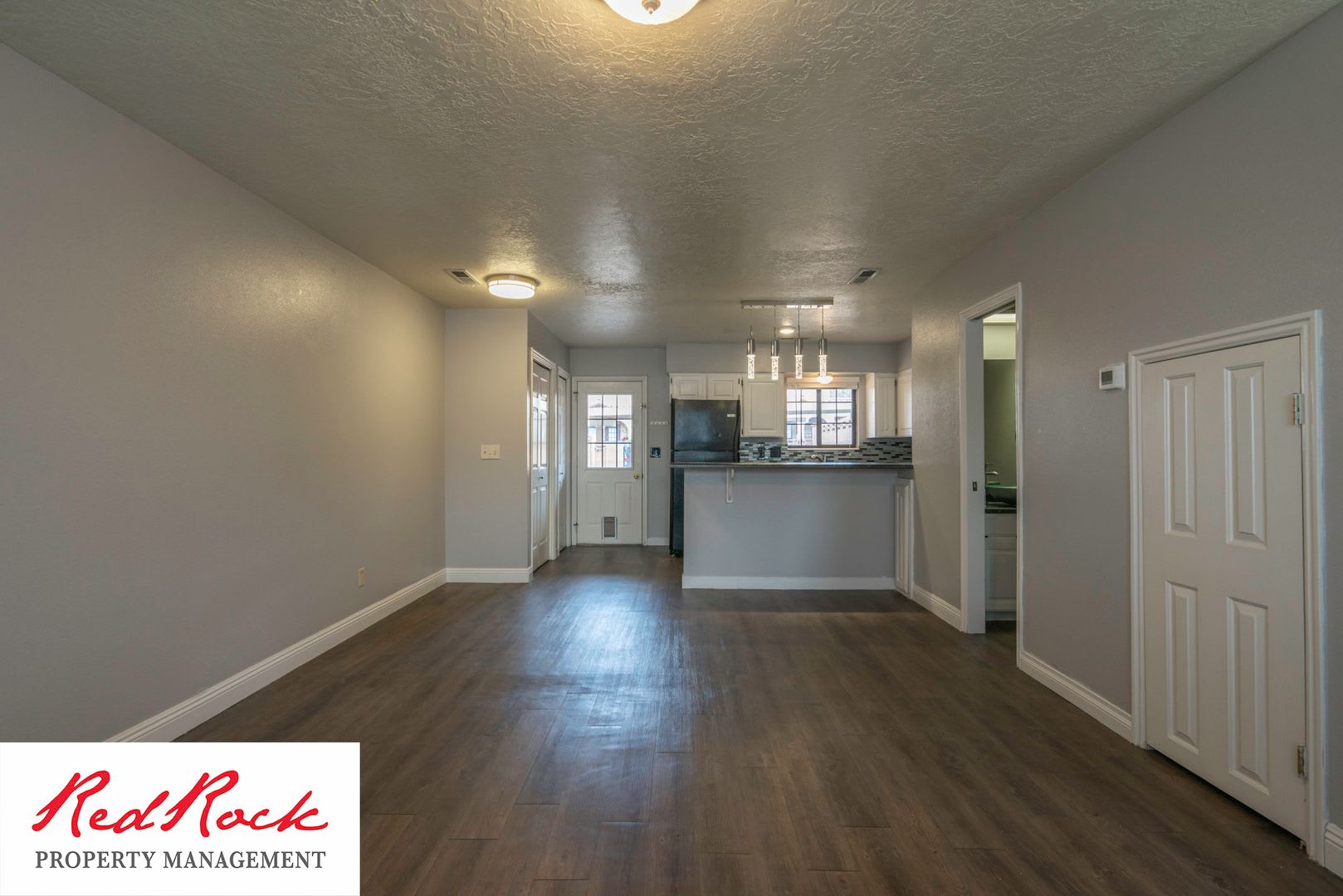 2 Bedroom Townhome with Gorgeous Balcony – photo 3