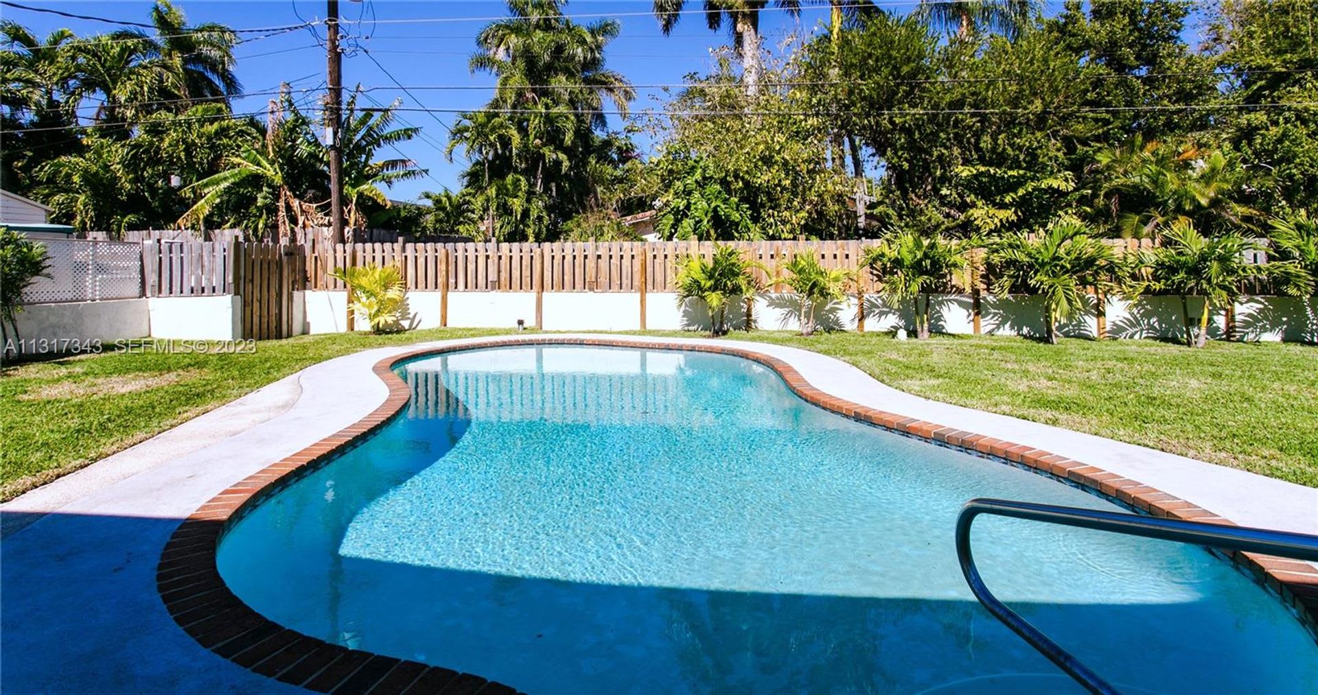 951 Washington Street Hollywood Fl 33019 – photo 2