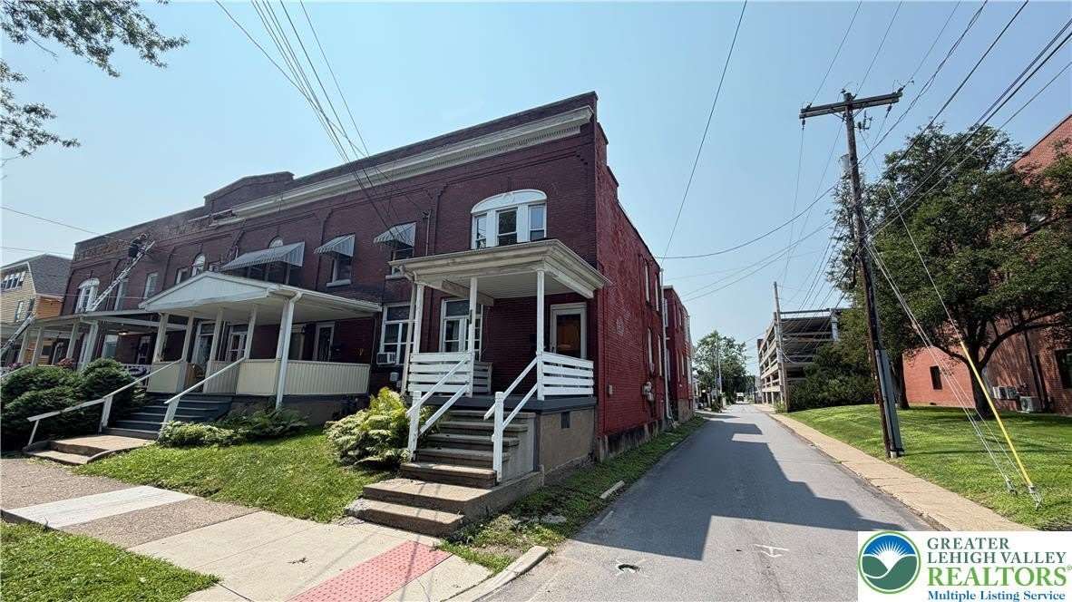 156 Hanover – photo 2
