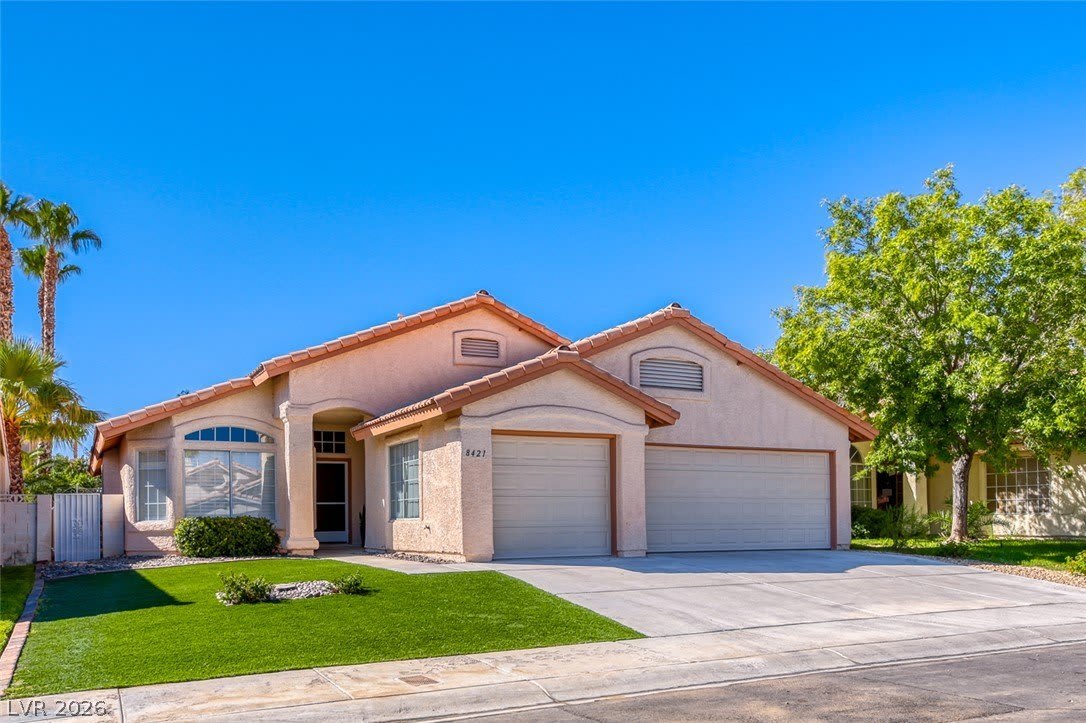 8421 Honeywood Circle – photo 1