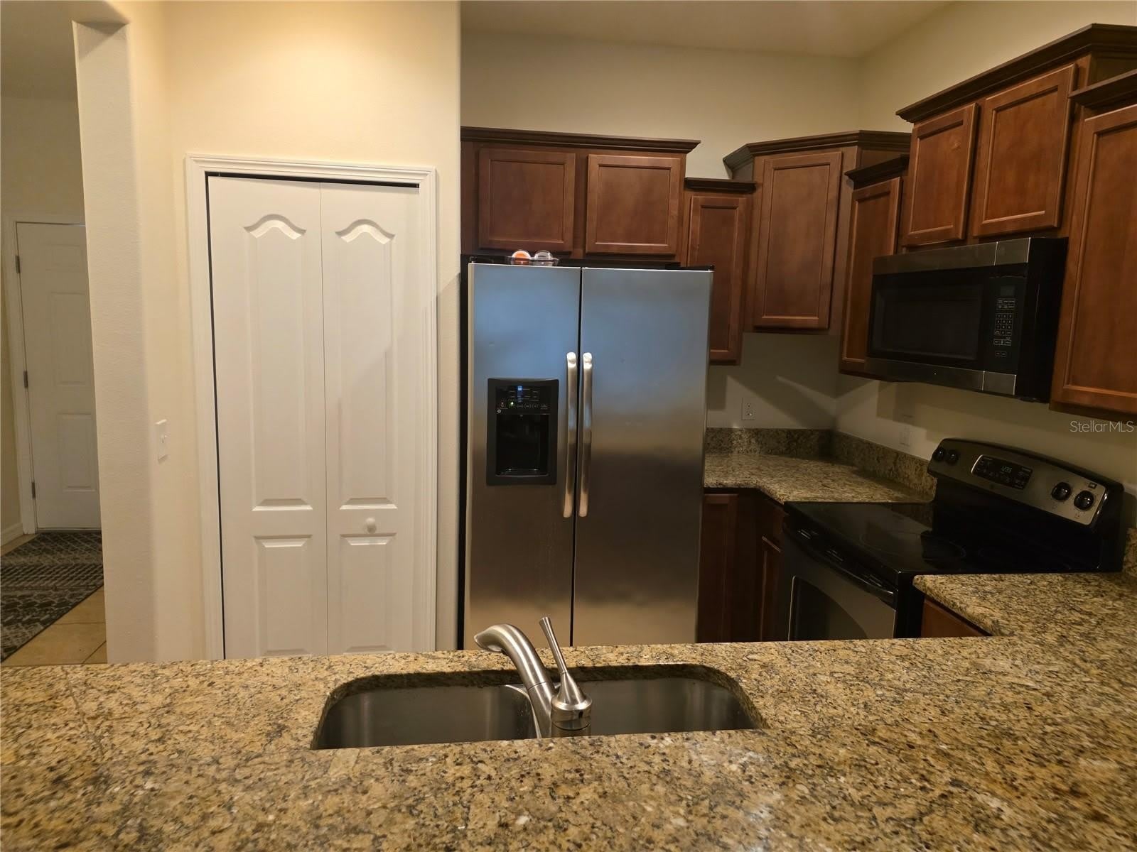 3158 RODRICK Circle – photo 3