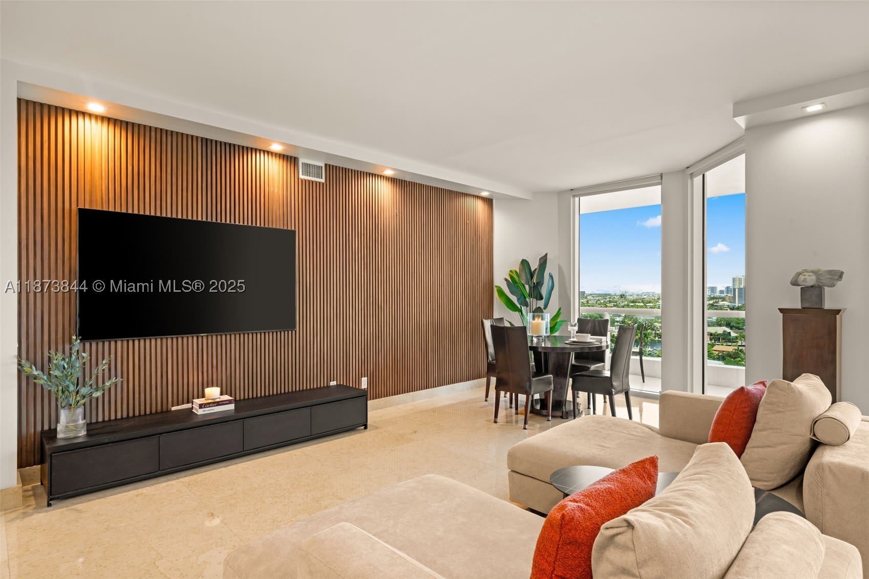 21200 Point Pl – photo 1