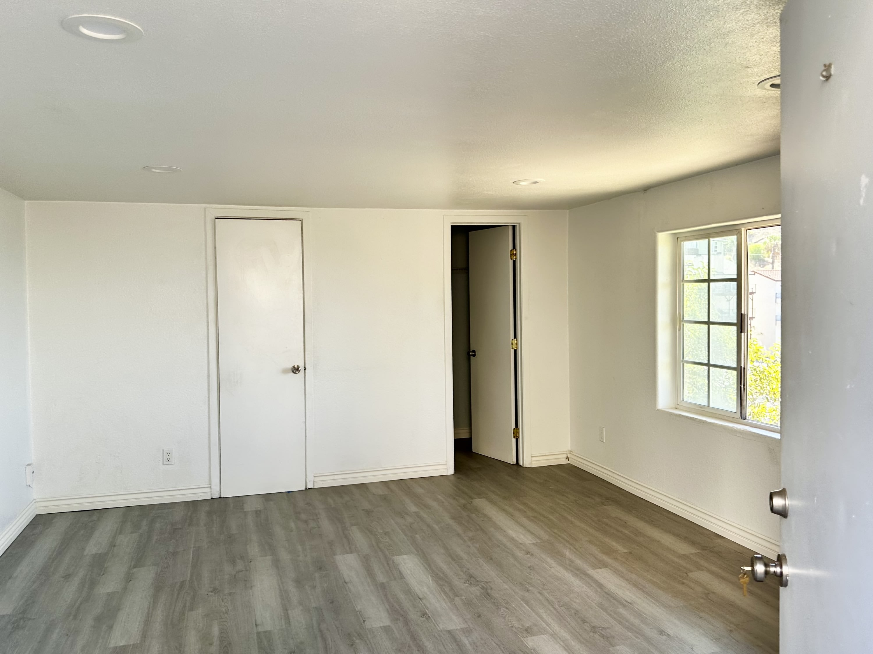 9423 Eucalyptus St – photo 3