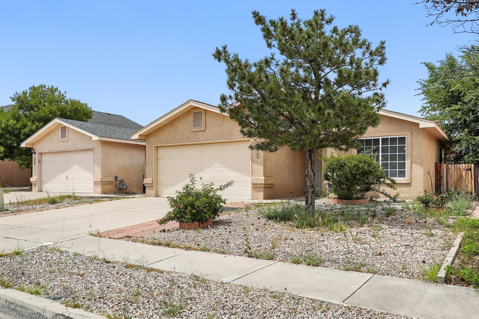 For Rent – photo 2