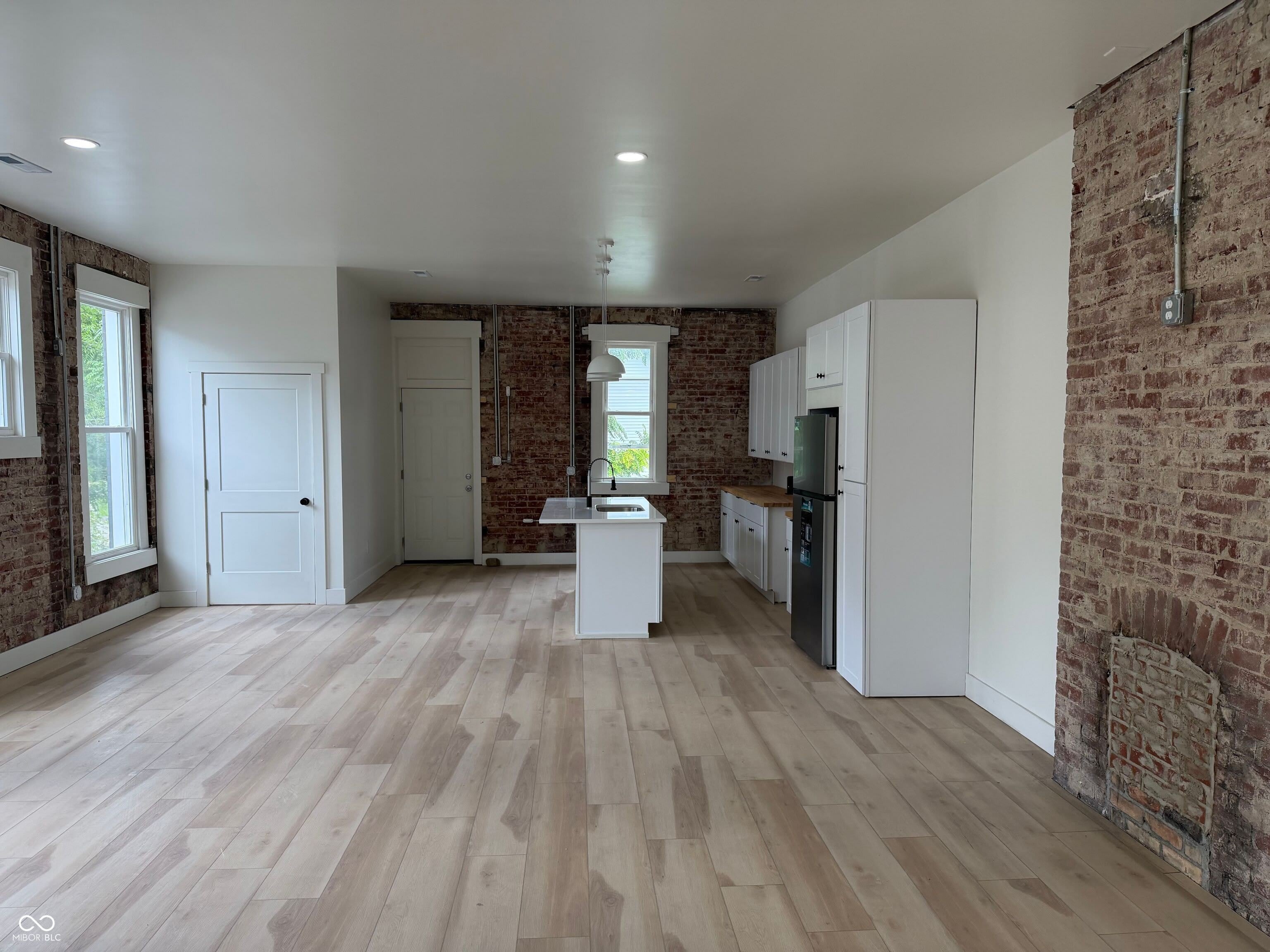 2701 N College Avenue – photo 1