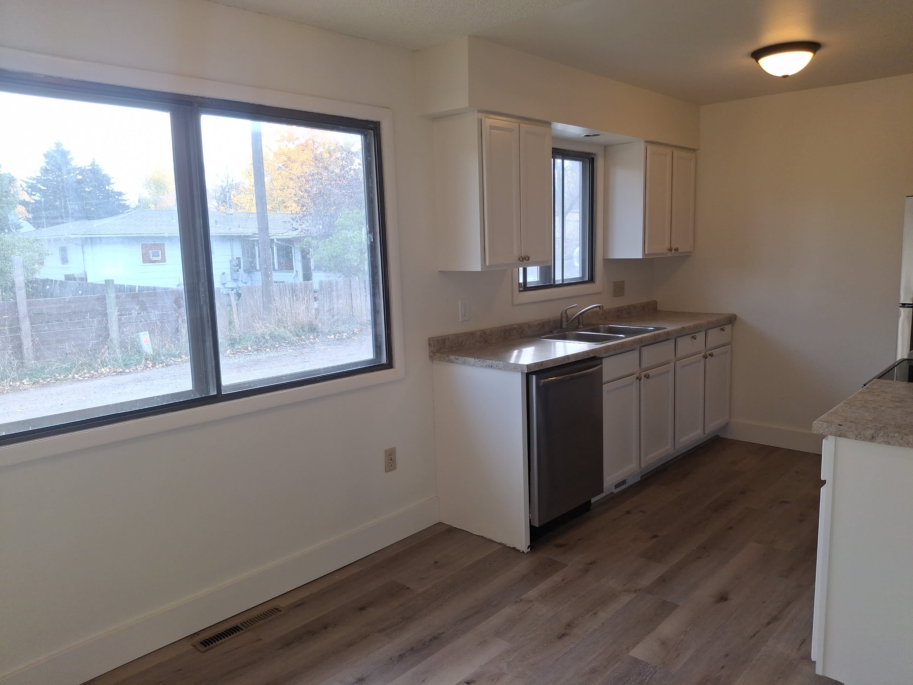 402 North 19th Avenue – photo 2