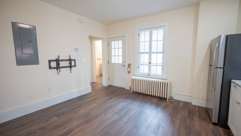 21 Hungerford Terrace Unit 2 – photo 3