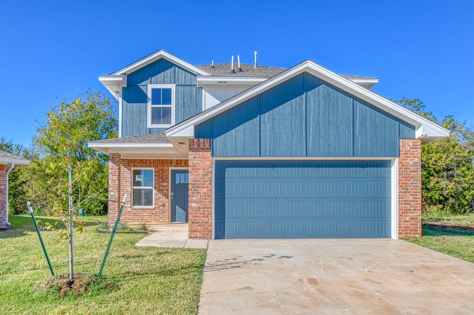 Move In Special: August Rent Free! – photo 1