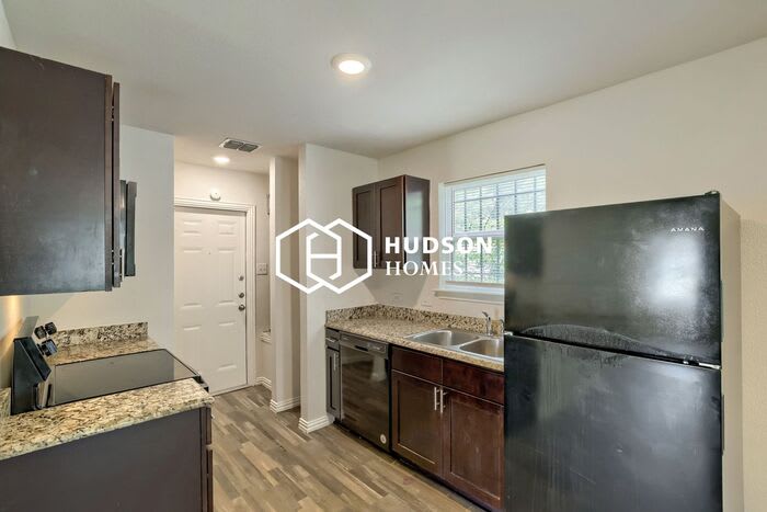 311 Ferris Avenue – photo 4