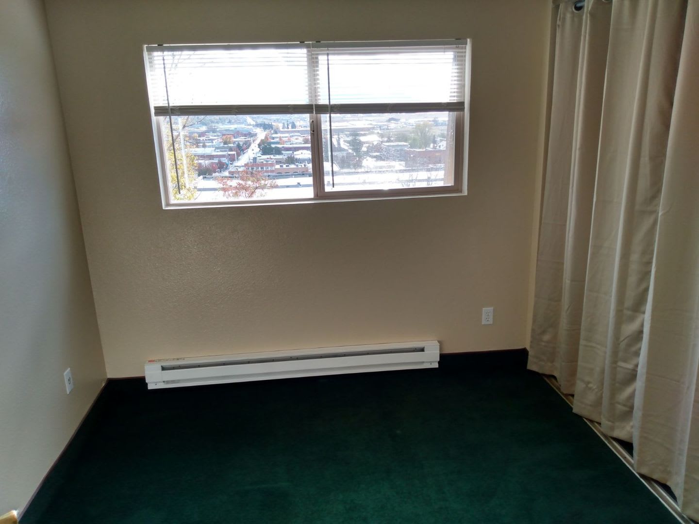 2 bedroom 1 bathroom upstairs apartment – photo 2