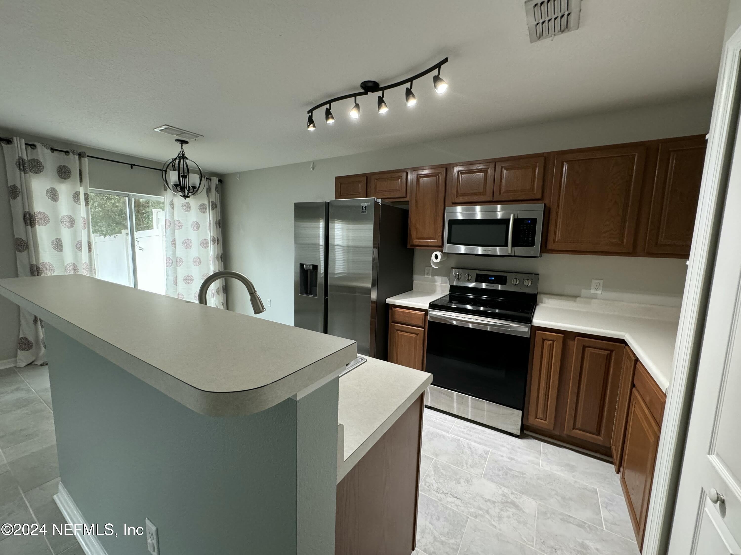 8224 HALLS HAMMOCK Court – photo 1