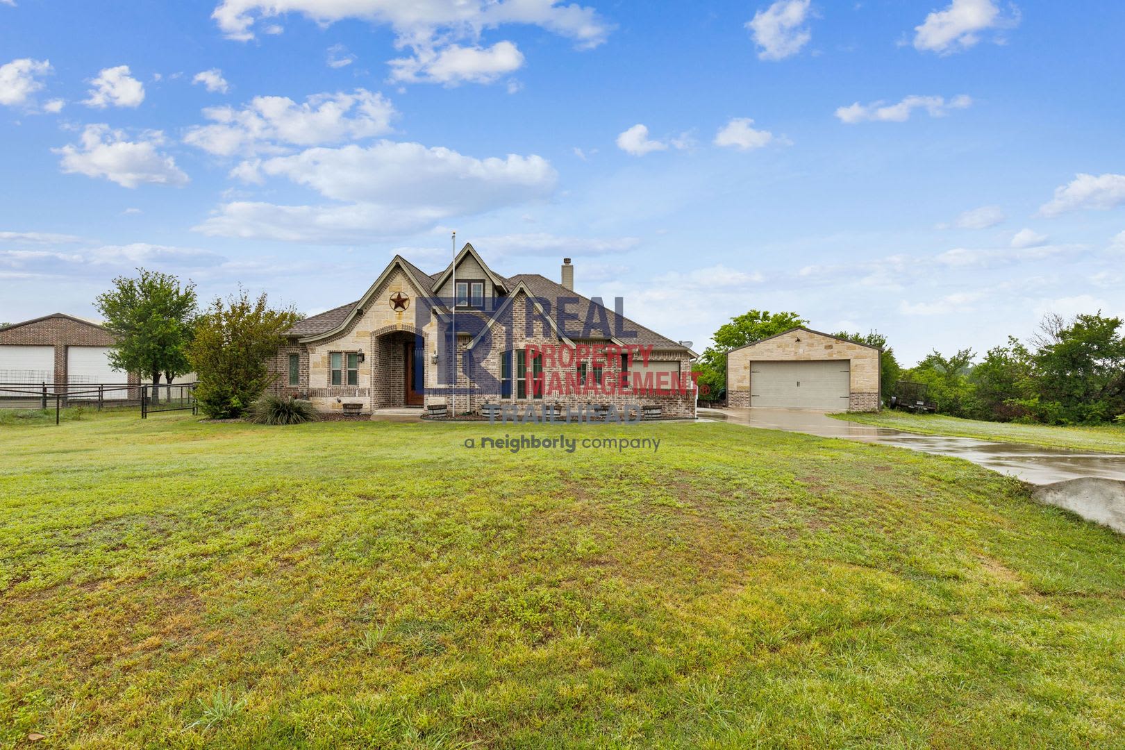 Custom 3-Bedroom Home on 2+ Acres in Deer Ridge Estates – photo 5