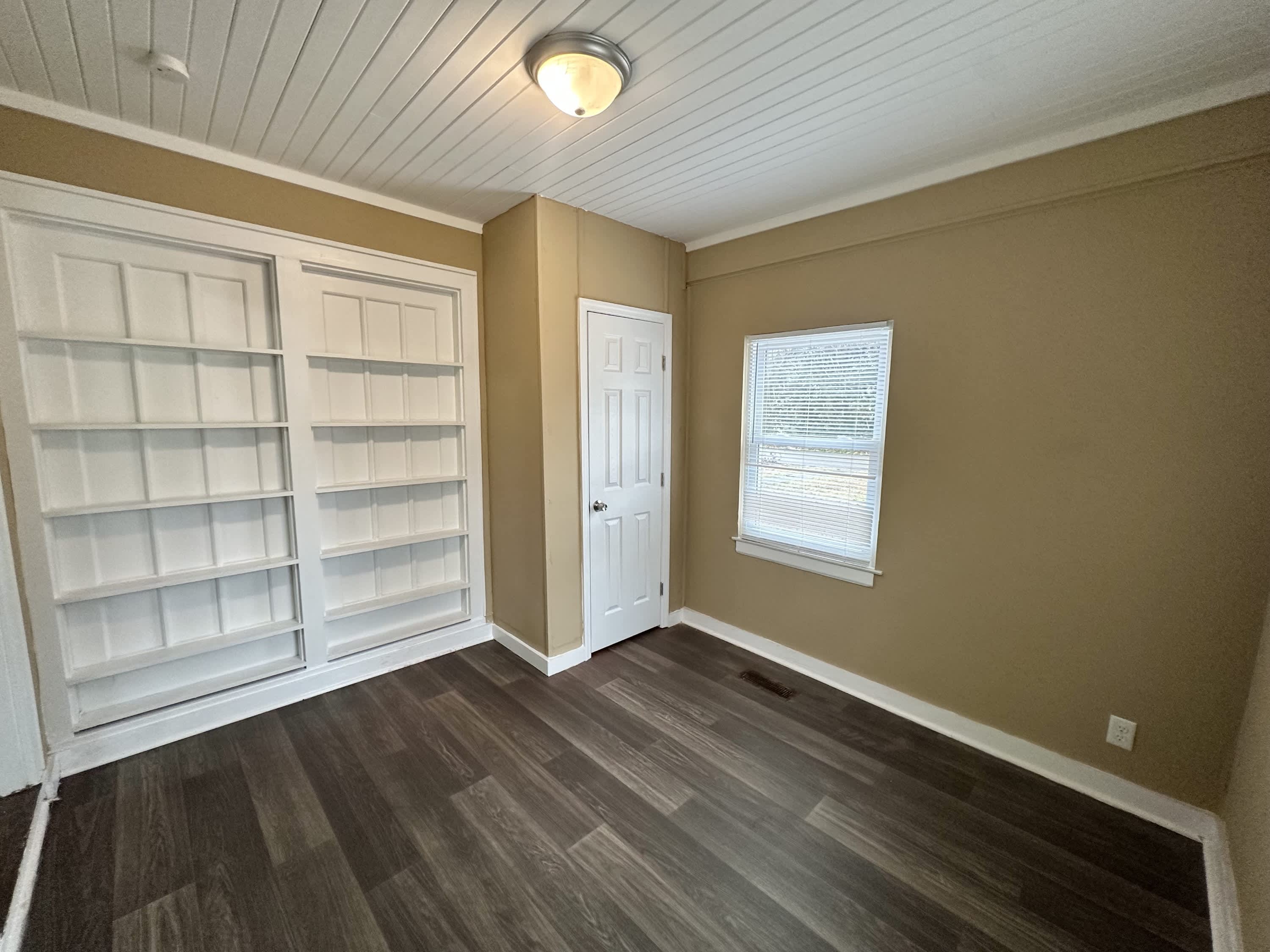 940 Meadowbrook Drive – photo 2