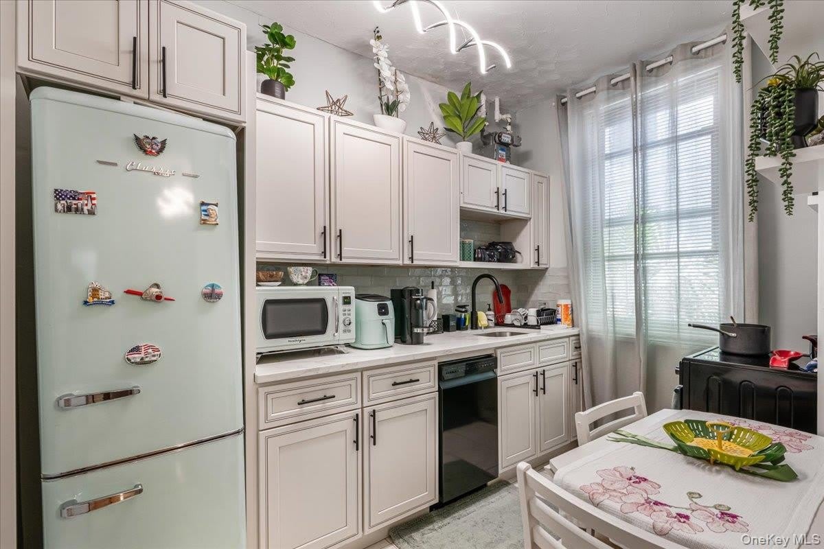 21-05 33rd Street – photo 4