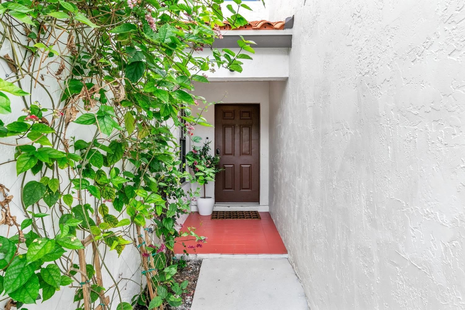 13549 Fountain View Boulevard – photo 3
