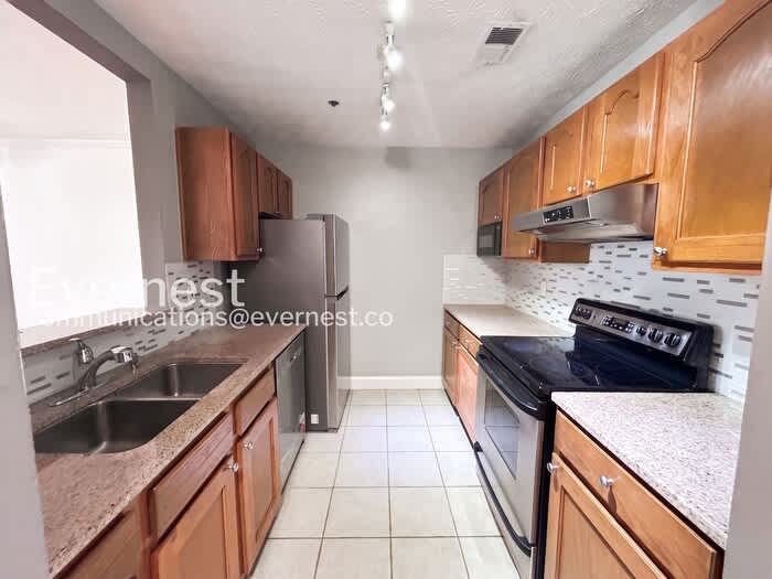 970 Sidney Marcus Boulevard Northeast – photo 4