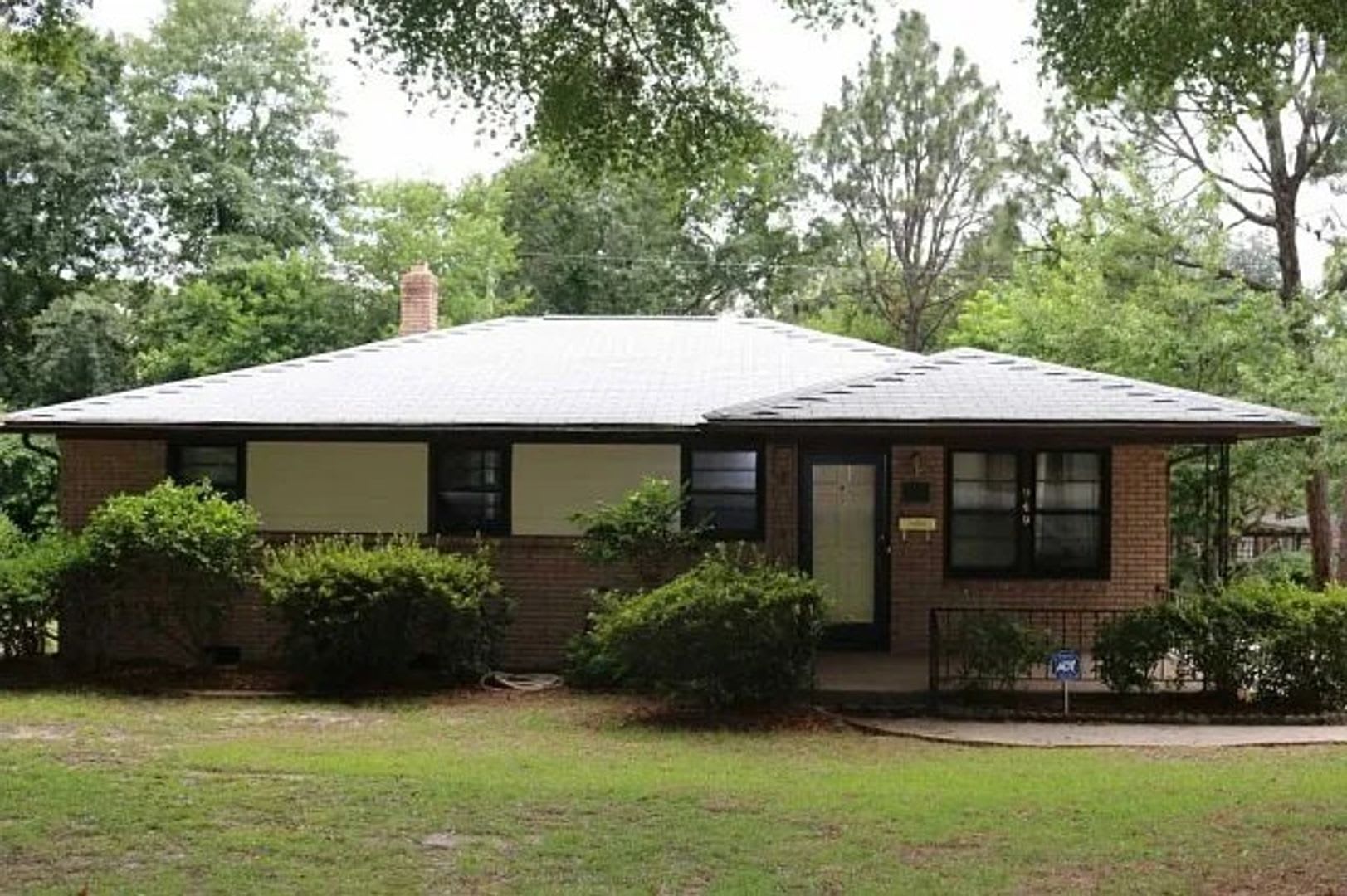 3 bedroom single level close to 5 points – photo 1