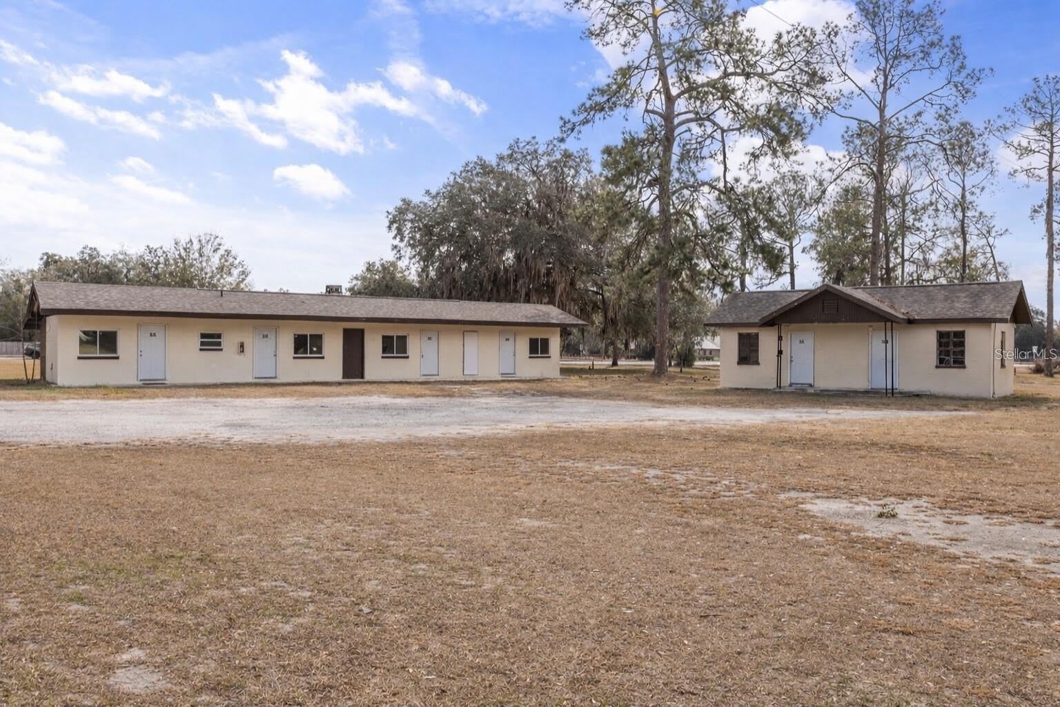 8010 SE US HIGHWAY 301 – photo 1