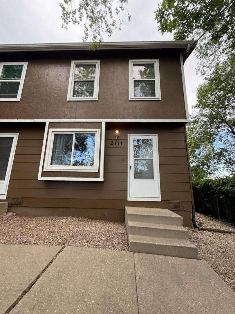 Westside Charmer On Boston Terrace For Rent – photo 1