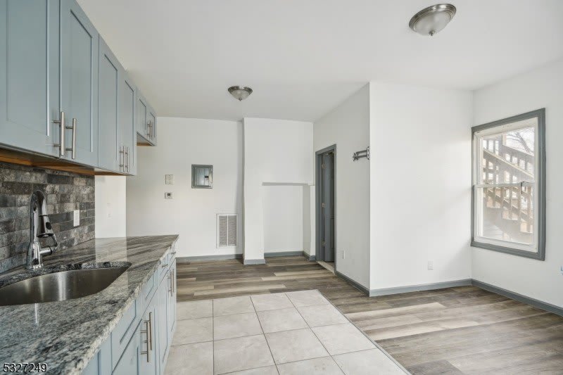 143 Valley Rd Unit 1R – photo 3