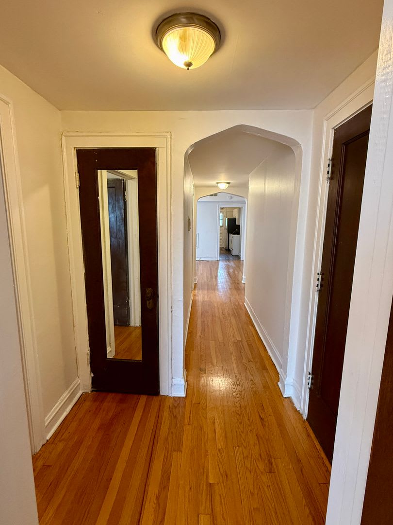 Large 3 bedroom in Greater Grand Crossing – photo 1