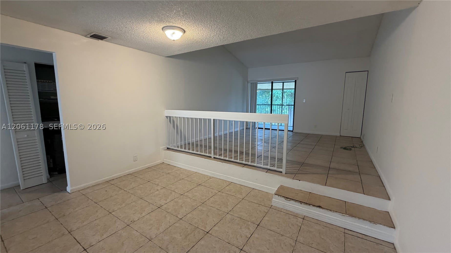 2550 Riverside Dr – photo 5