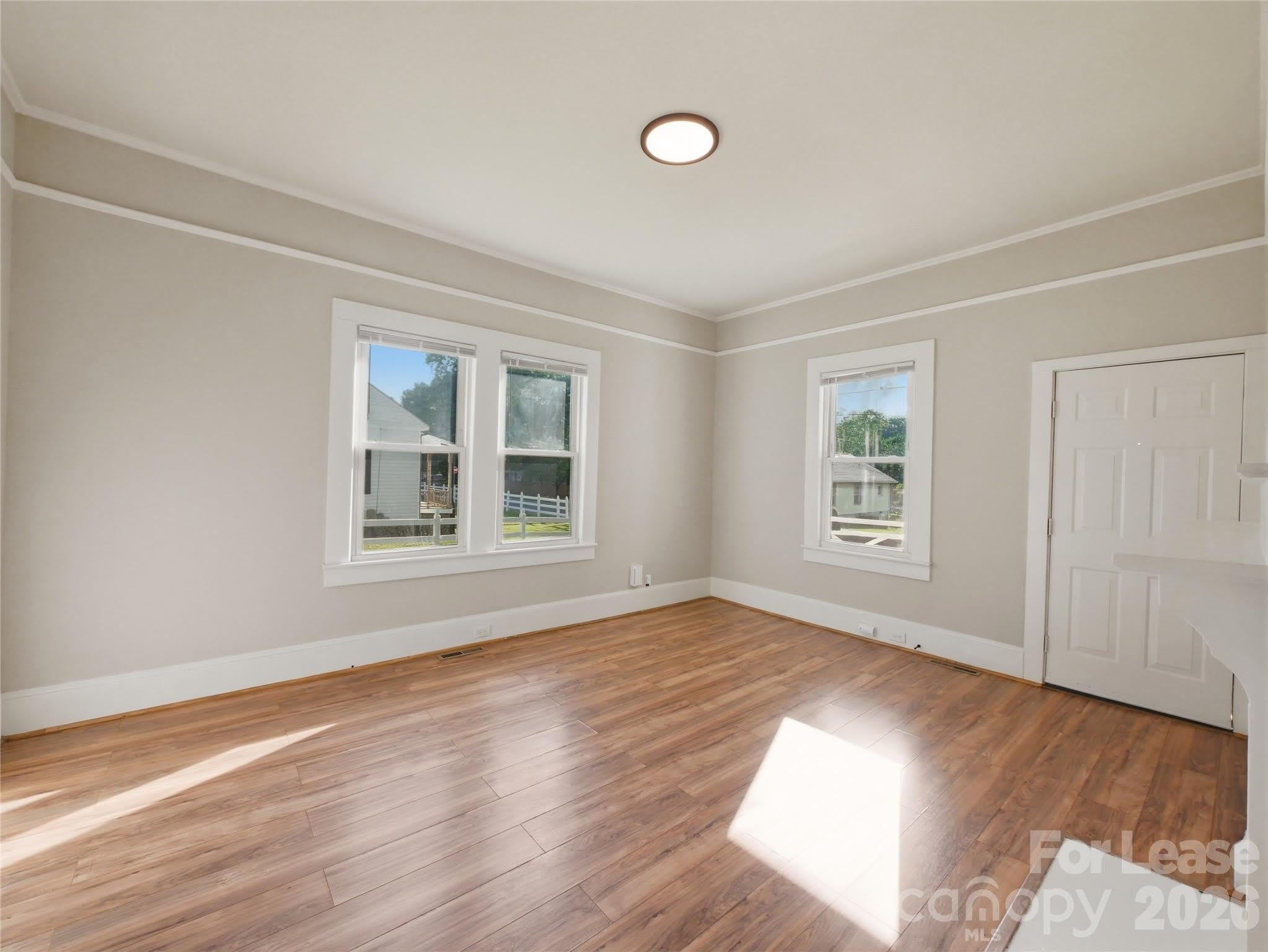 303 York Avenue – photo 5
