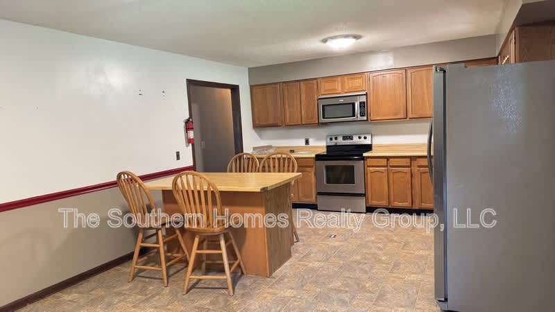 1305 Ridgeway Circle – photo 4