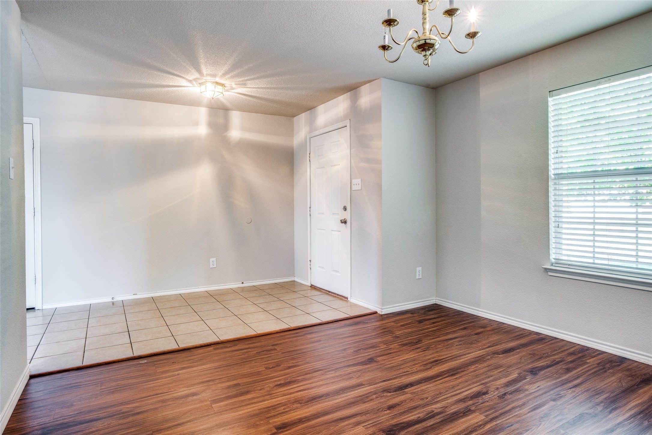 821 Oak Hollow Lane – photo 4