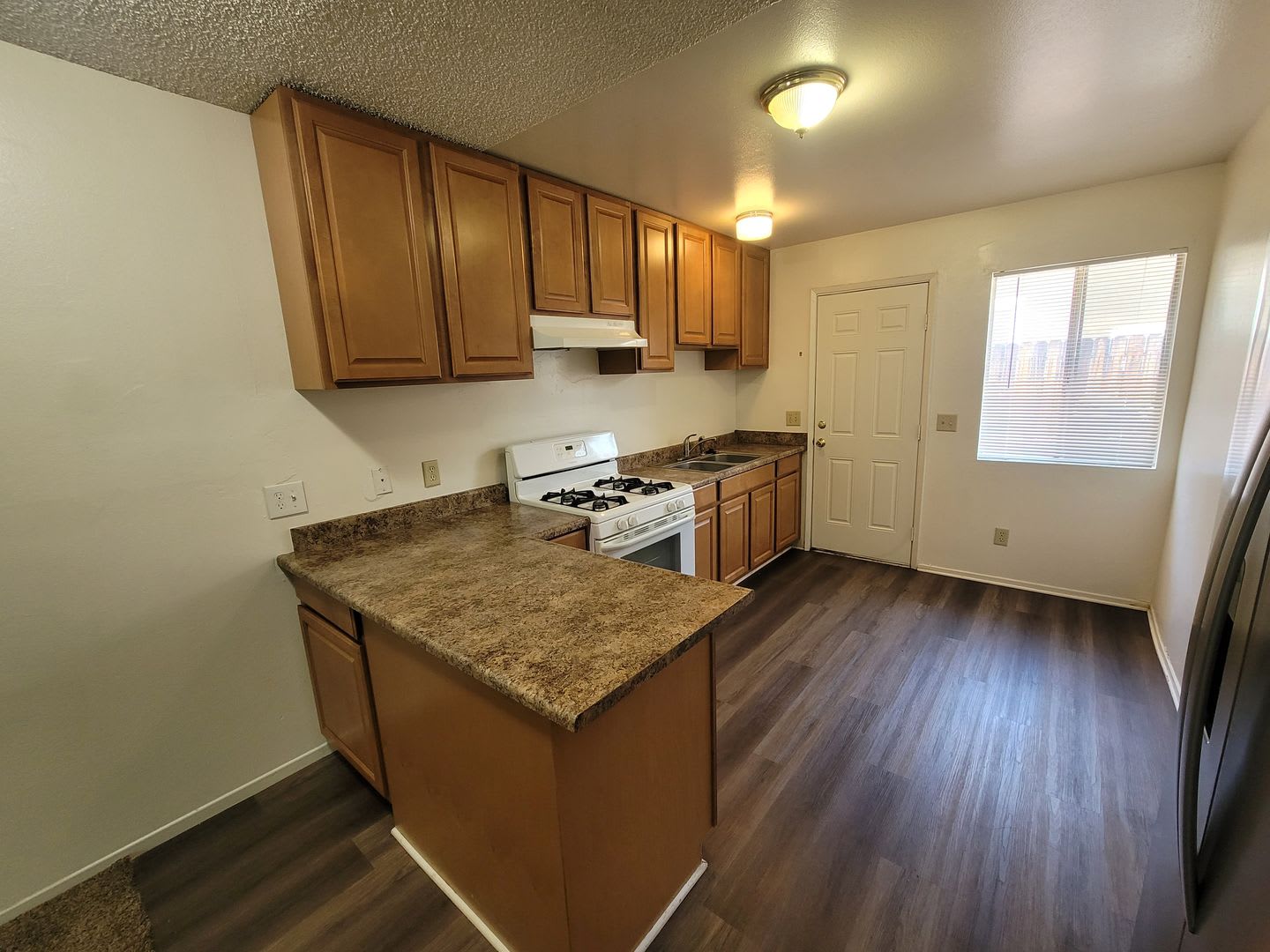 Single-Story 2-Bedroom Duplex Apt Near Downtown Redlands! – photo 4