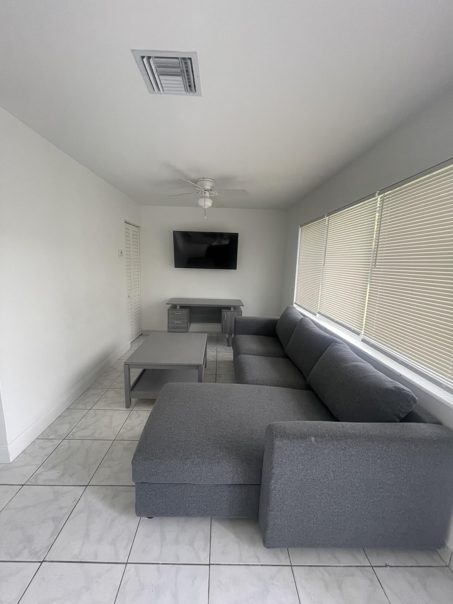 1135 NE 15th Avenue – photo 3