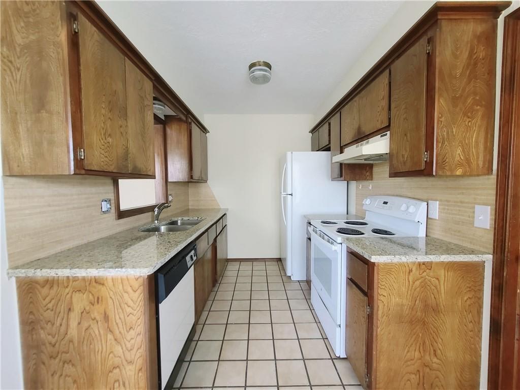 163 Barrett Place – photo 4